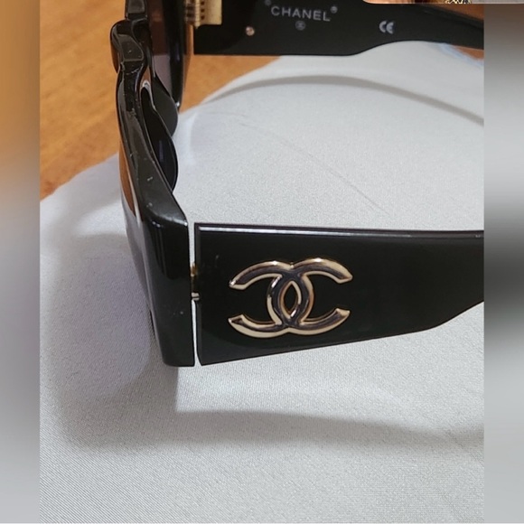 Vintage Chanel double CC Matte Black - Picture 7 of 8